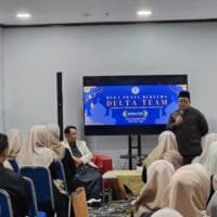 Ricky Kurniawan memberikan tausiyah kepada para kepala SMK dalam kegiatan Forum SMK Kabupaten Bogor