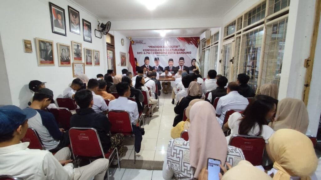 Ketua DPC Gerindra Kota Bandung Toni Wijaya saat konsolidasi