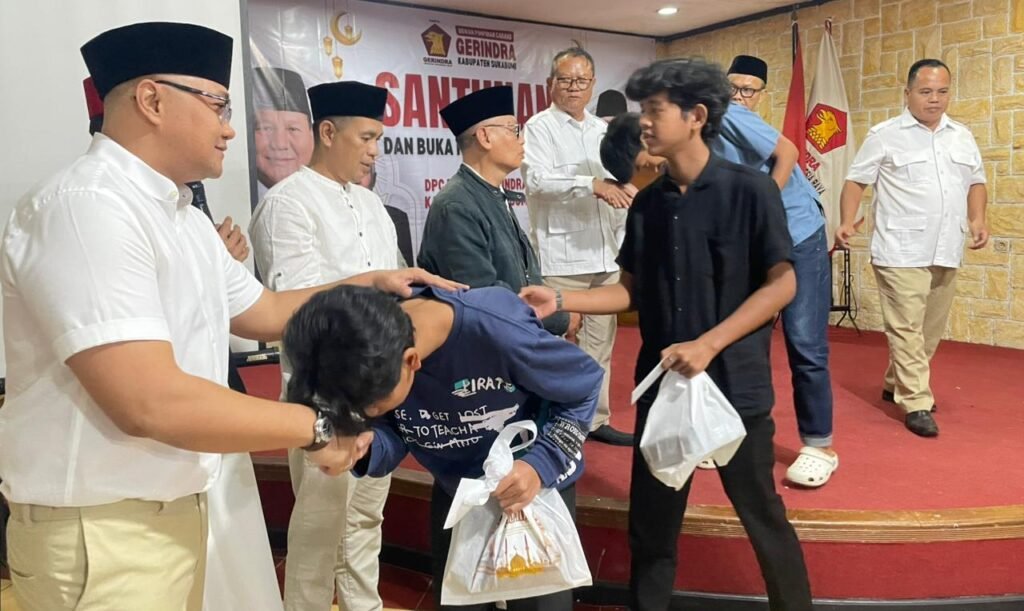 Gerindra Kabupaten Sukabumi memberikan santunan kepada anak yatim di bulan Ramadan
