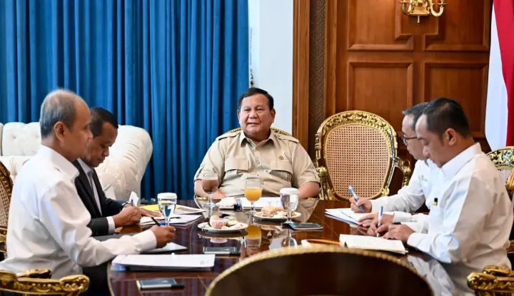 Prabowo Bahas Stabilitas Energi Nasional Bersama Menteri ESDM di Tengah Geopolitik Global