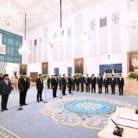 Prabowo Lantik Hanif, Jumhur, dan Hasan Nasbi di Istana Negara