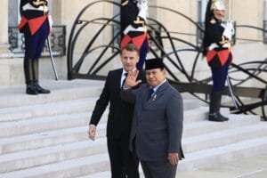 Prabowo Subianto Bertemu Emmanuel Macron di Istana Élysée Paris