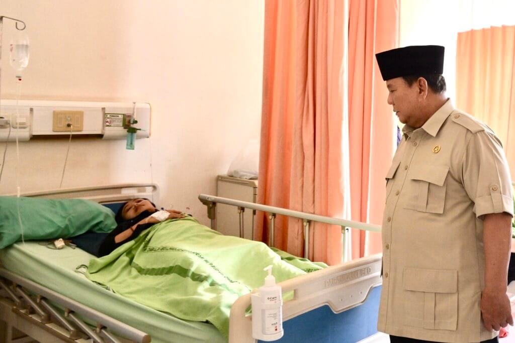 Suasana Kunjungan Presiden ke Korban Tabrakan Kereta Api