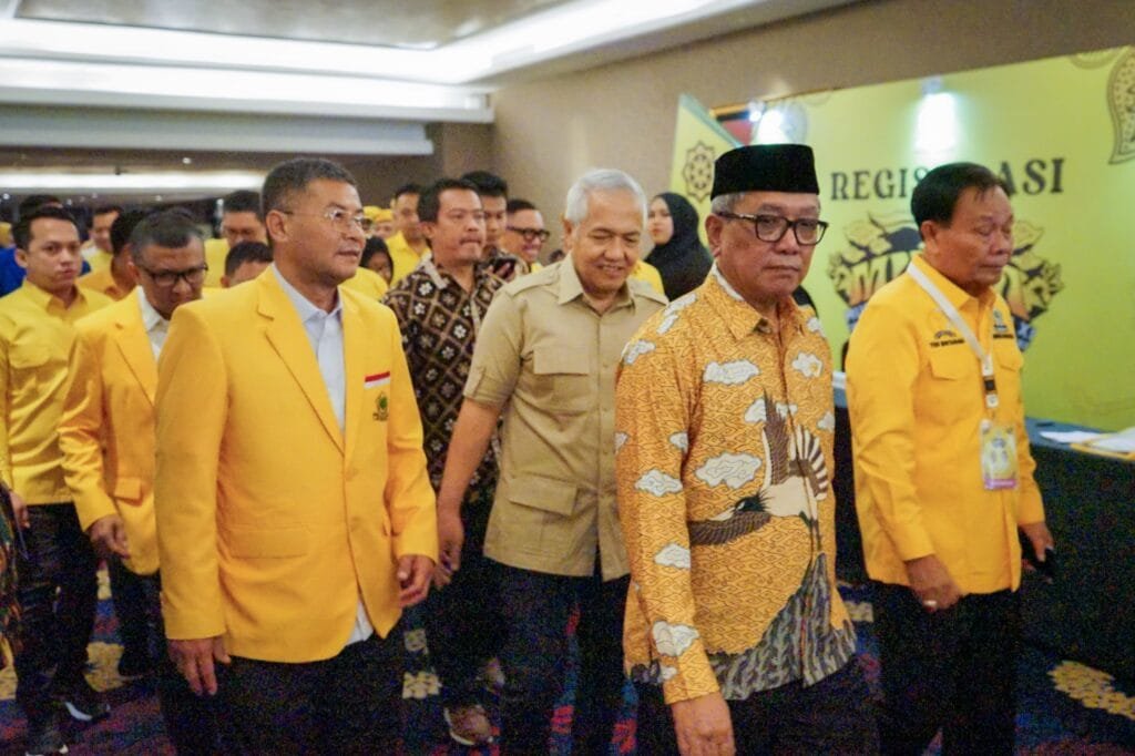 Peserta Musda Partai Golkar Jawa Barat mengikuti kegiatan di Bandung