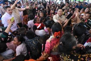 Prabowo Disambut Meriah Warga dan Pelajar di Miangas