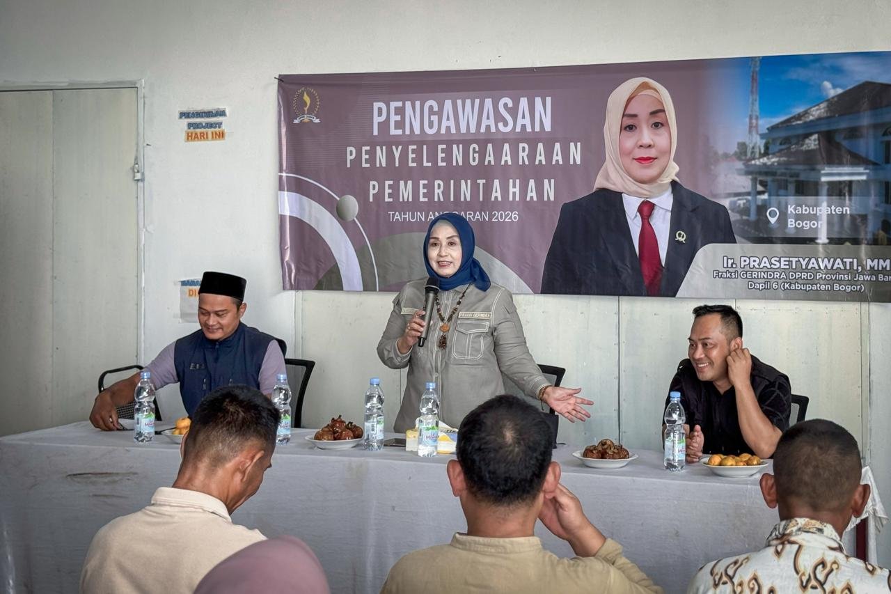 Prasetyawati Berdialog dengan Warga Desa Babakan di Ciseeng