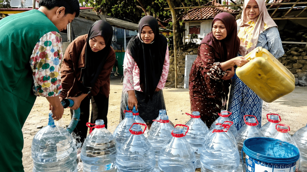 Distribusi Air Bersih Bantu Penuhi Kebutuhan Warga di Tengah Kekeringan Kabupaten Bogor