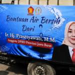 Prasetyawati Salurkan Bantuan Air Bersih bagi Warga Terdampak Kemarau di Babakan Madang