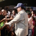 Prabowo menemui pengungsi Nagekeo NTT di posko pengungsian Kabupaten Nagekeo