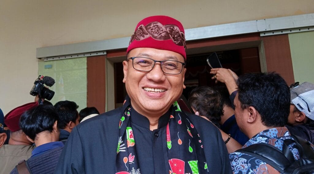 Pradi Supriatna menyampaikan pentingnya menjaga akhlak dan kepedulian terhadap sesama