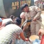 Prasetyawati dan Laskar Gerindra menyalurkan bantuan air bersih untuk warga terdampak kekeringan di Bogor