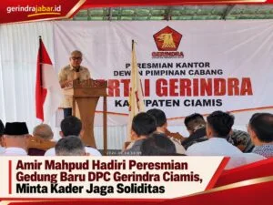 Amir Mahpud saat menghadiri peresmian gedung baru DPC Gerindra Kabupaten Ciamis dan menyampaikan pesan kepada kader.