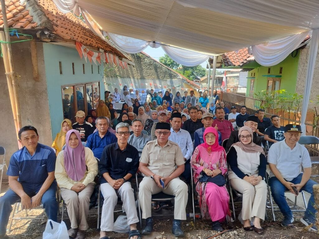 Asep Robin berdialog dengan warga dalam kegiatan reses di Dapil 3 Kota Bandung
