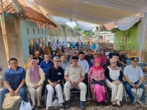 Asep Robin berdialog dengan warga dalam kegiatan reses di Dapil 3 Kota Bandung