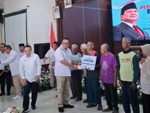 Pradi Supriatna Hadiri Penyaluran Becak Listrik dan Tablet Pintar di Depok